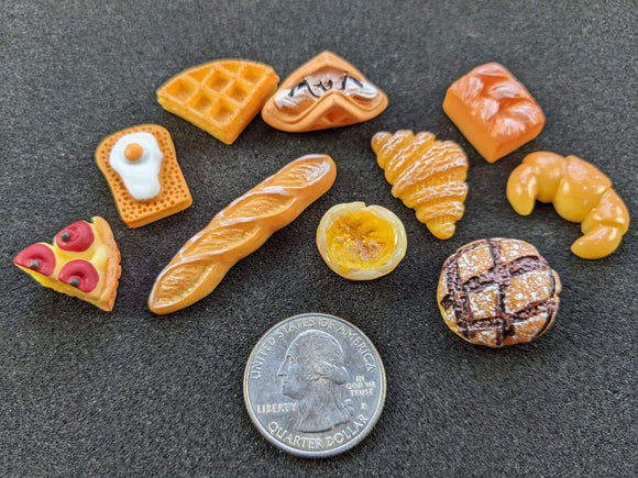 Tiny bread board gam e pieces