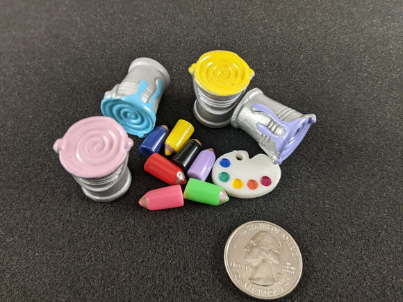 Tiny plastic art supply pieces